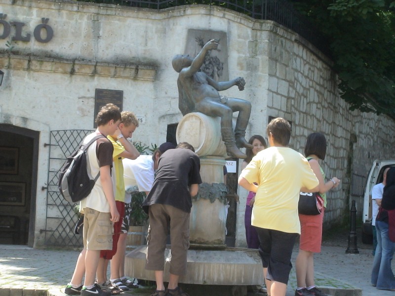 128.jpg