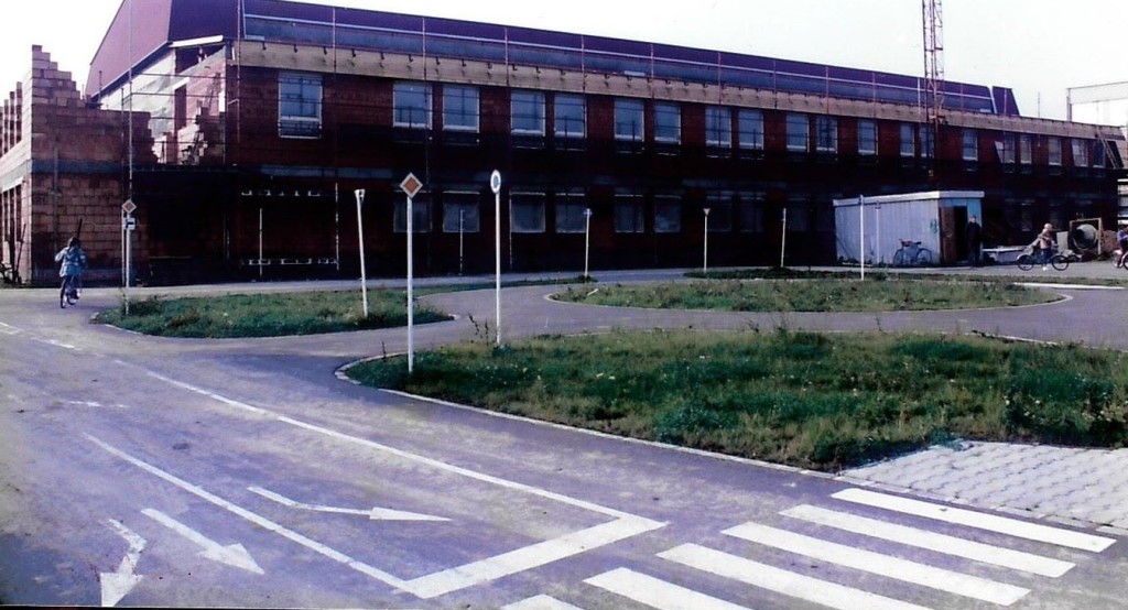 tel2.jpg